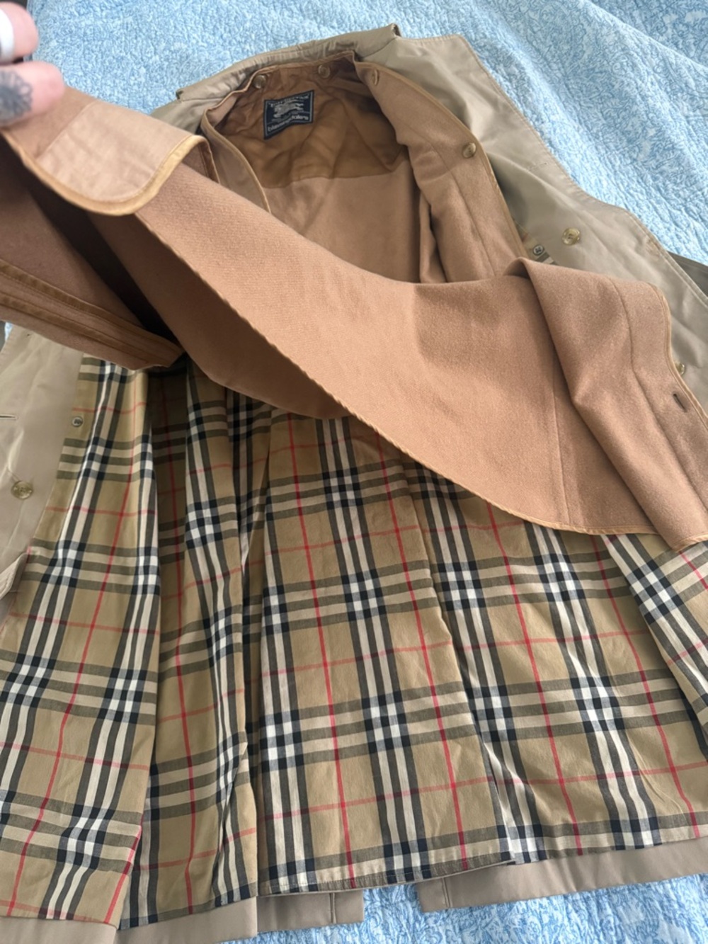 Vintage Burberry Bloomingdale’s Tan Trench Coat - Picture 10 of 16
